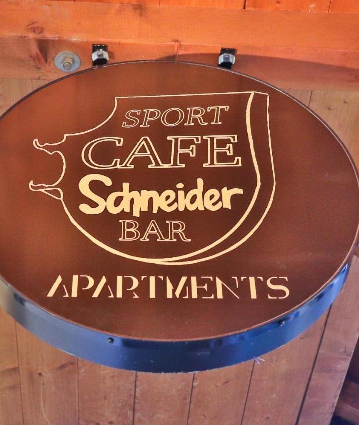 Three-Bedroom Apartment with Shower - Free WiFi – Appartements Cafe Schneider