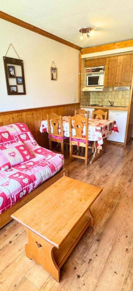 Studio – Residence Villaret - Appartement 4 Personnes Au Pied Des Pistes Des 3 Vallees Mae-3243