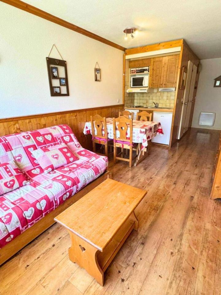 Studio – Residence Villaret - Appartement 4 Personnes Au Pied Des Pistes Des 3 Vallees Mae-3243