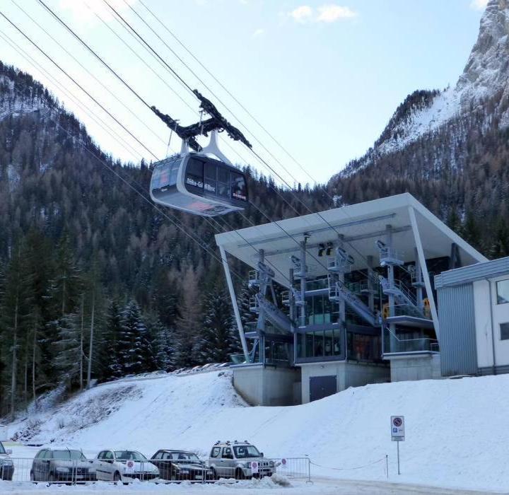 Two-Bedroom Apartment (1 large bed) - Free WiFi – Chalet la Viola