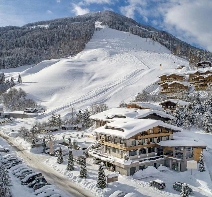 Apartment (1 Double Sofa Bed and 2 Large Twin Beds) – Premium Suite in Saalbach
