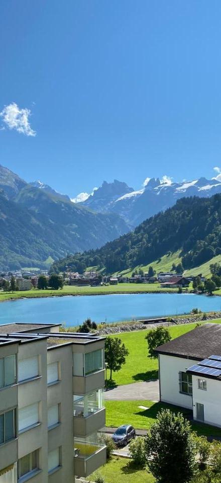 Wunderstay Alpine 303 New Studio with Lake & Mountain View, Engelberg