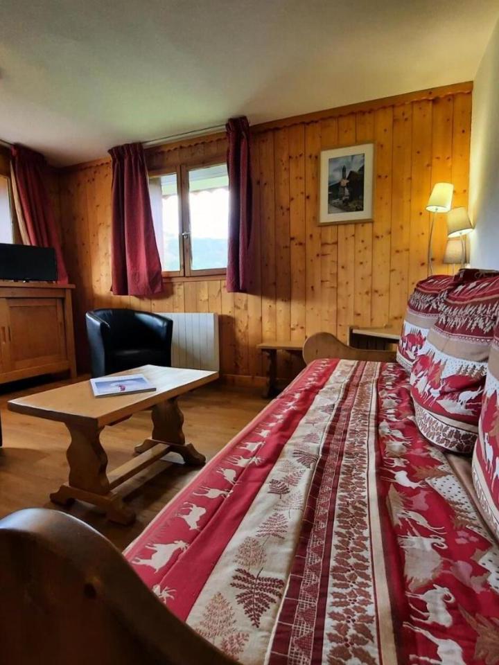 Apartment (1 single bed, Bedroom#1: 1 double bed, Bedroom#2: 2 bunk beds, Bedroom#3: 1 bunk bed) – Residence Courmayeur - Appartement Renove Aux Pieds Des Pistes Pour 8 Personnes Mae-4104