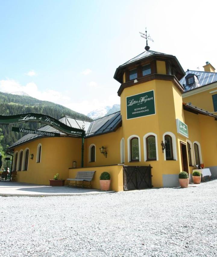 Deluxe Junior Suite (1 sofa bed and 1 large bed) - Free WiFi – Villa Solitude