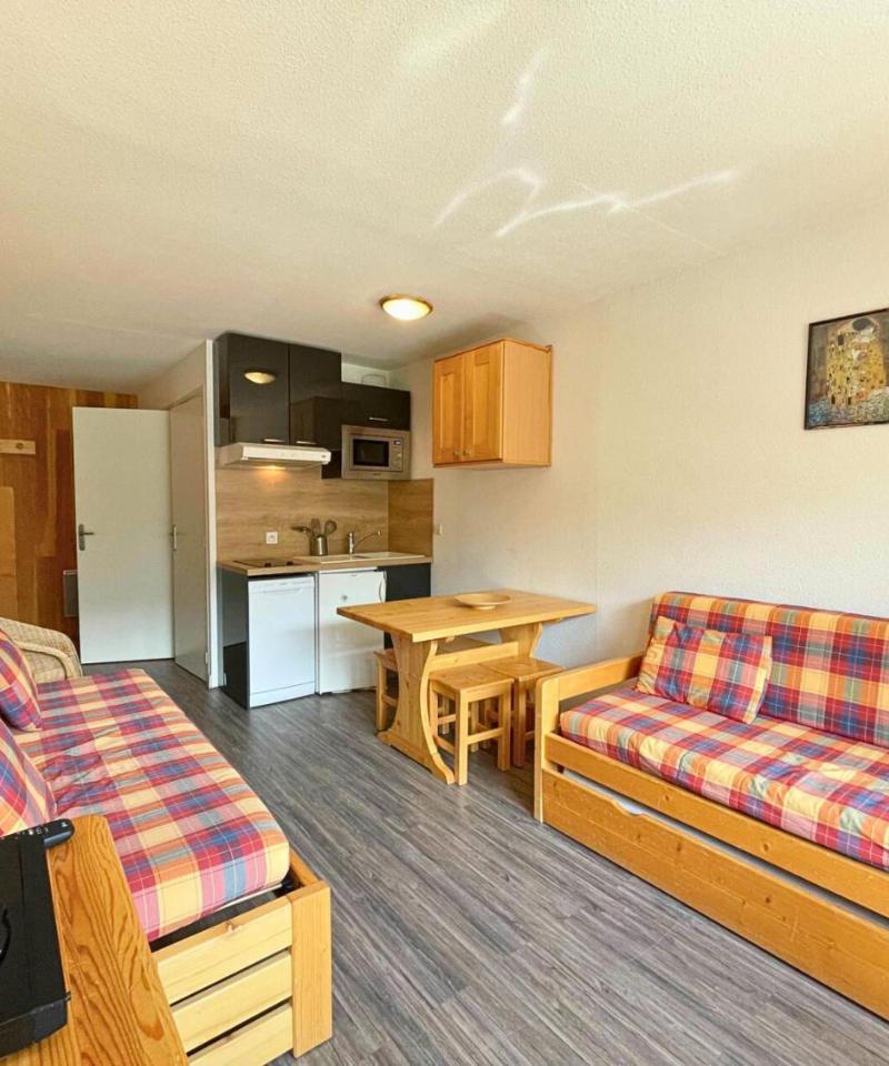 Residence Villaret - Studio 4 Personnes Aux Menuires Avec Vue Sur la Montagne Mae-5064