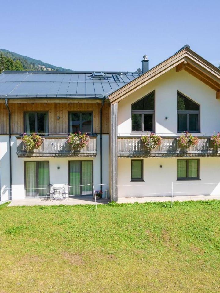 Chalet (1 double bed) - Free WiFi – Chalet in Saalbach Near Ski Slopes