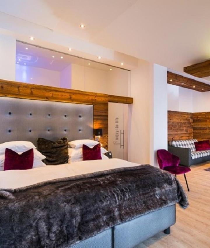Classic Single Room with Shower (Bedroom#1: 1 single bed) - Free WiFi – Sporthotel Cinderella