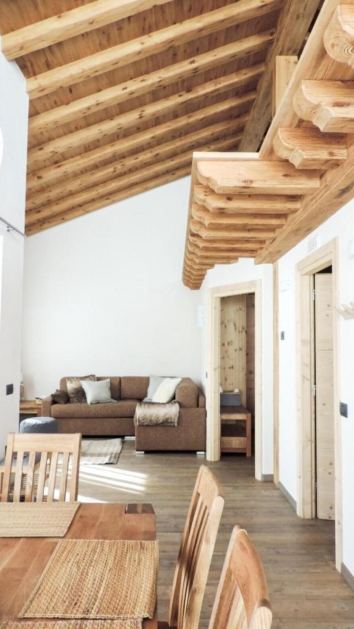 Superior Apartment with Sauna (Bedroom#1: 1 single bed and 1 large bed, Bedroom#2: 2 single beds, Bedroom#3: 1 large bed) - Free WiFi – Tilio Chalet