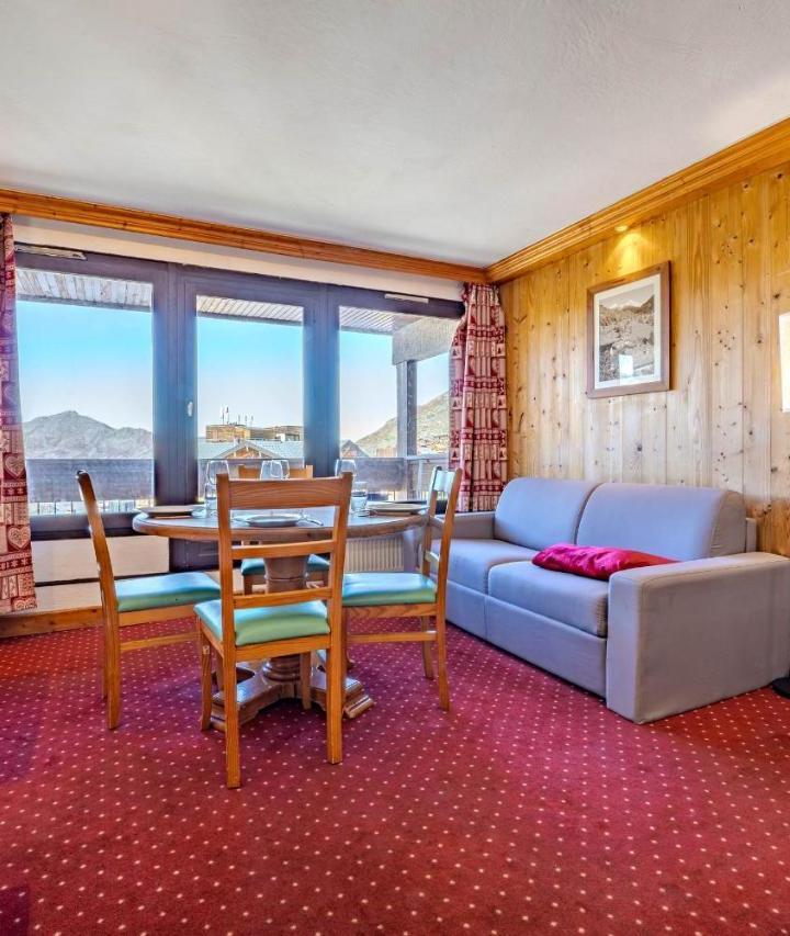 Apartment (1 single bed and 1 bunk bed) - Free WiFi – Ski-In Out with Wide Mountain Views