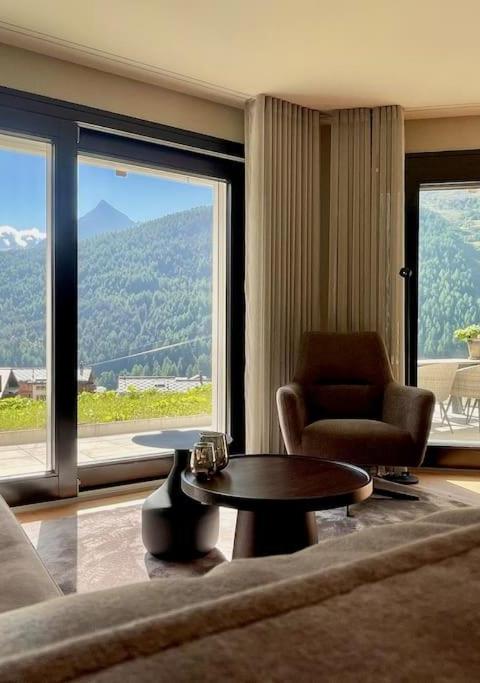 Hollywood 1 - a Luxury, Comfortable And Spacious Apartment Located Directly on the Slopes! – Saas Fee