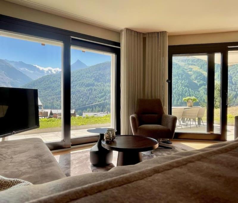 Hollywood 1 - a Luxury, Comfortable And Spacious Apartment Located Directly on the Slopes!