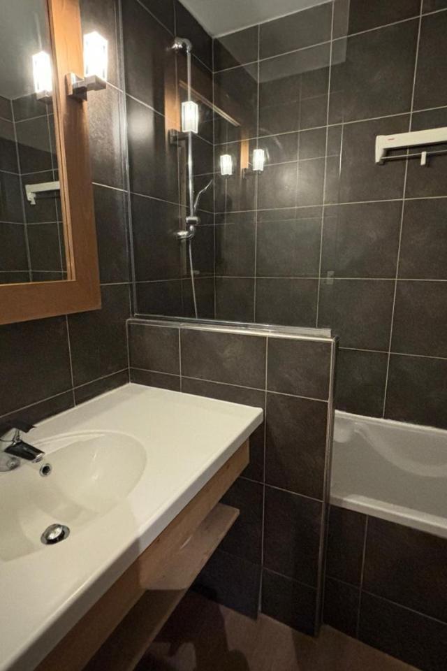 Charmant 2 Pieces Pour 4 Aux Menuires, Pied Des Pistes, Proche Commerces Et Piscine - Fr-1-452-290 – billede 9