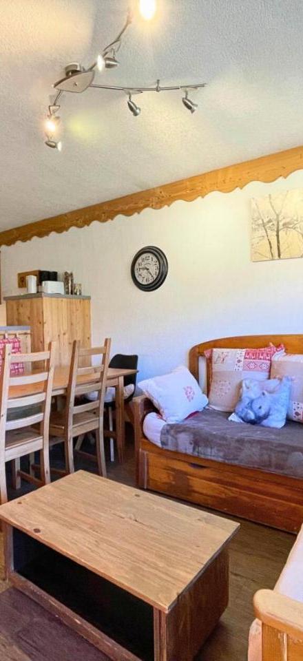 Apartment (Bedroom#1: 1 double bed, Bedroom#2: 1 bunk bed) – Residence Argentiere - Aux Pieds Des Pistes Appartement Avec Cuisine Equipee Pour 4 Personnes Mae-3944