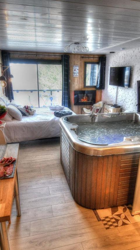 Le Skidoux (Adults Only) – Alpe d'Huez