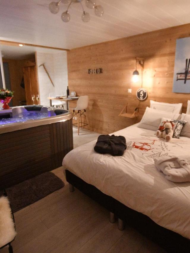 Le Skidoux (Adults Only) – billede 9