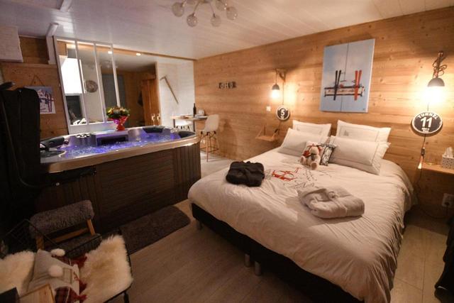 Le Skidoux (Adults Only) – billede 9