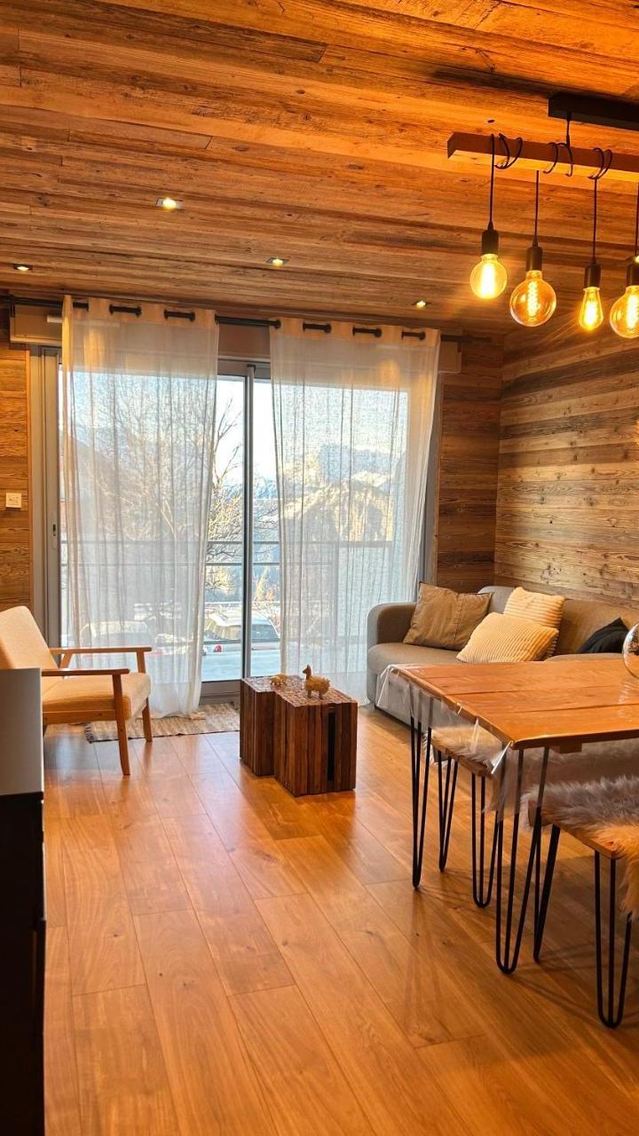 One-Bedroom Apartment (1 sofa bed) – Alpe D'huez Le Majestic 2 Skis Aux Pied