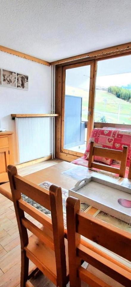 Studio – Residence Chaviere - Studio Ski Aux Pieds Au Coeur Des Menuires Appartement Pour 4 Personnes Mae-4114