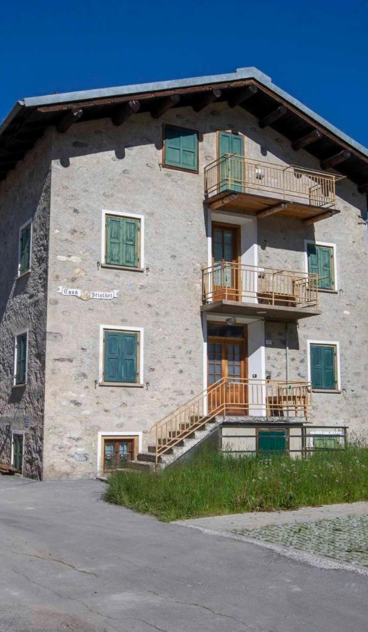 Three-Bedroom Apartment (2 single beds) - Free WiFi – Appartamento Scialket