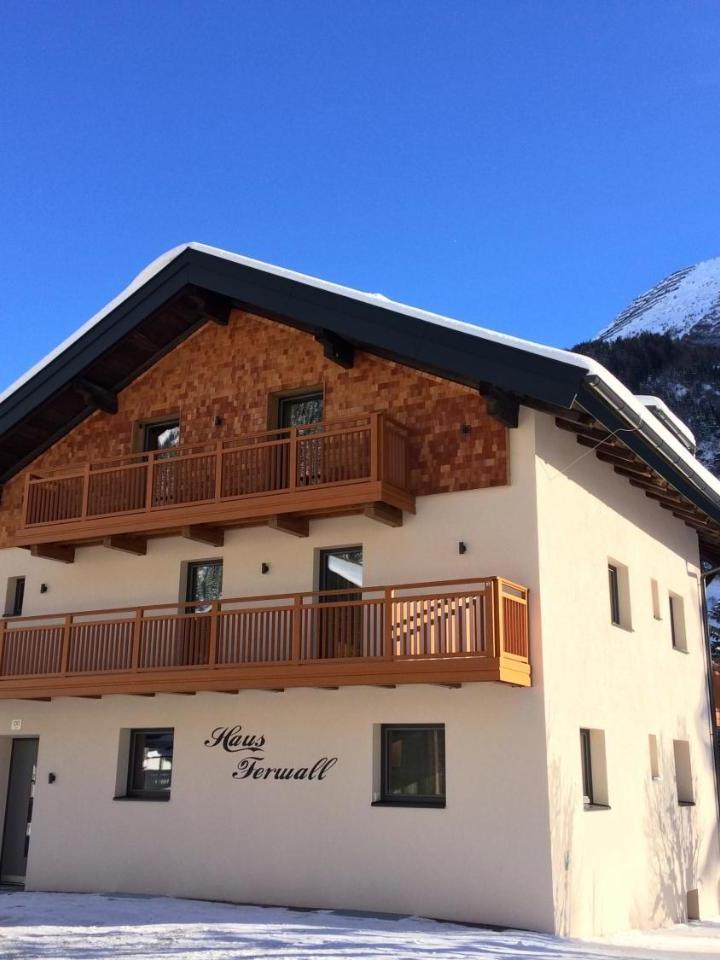 Holiday Home (1 large bed) - Free WiFi – Ferienhaus Ferwall