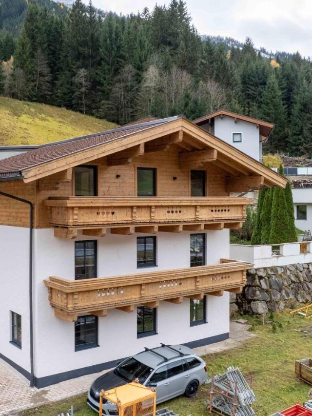 Alpengluck Apartments by We Rent