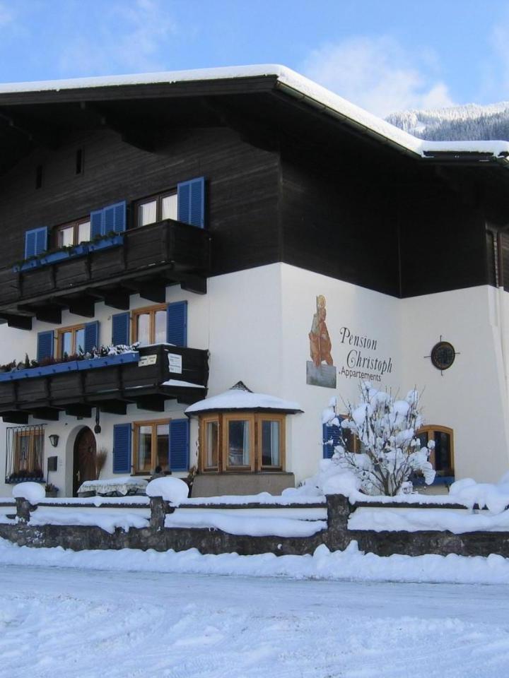 Family Room 2 (2 single beds and 1 extra-large double bed and 1 sofa bed) - Free WiFi – Pension Appartments Christoph