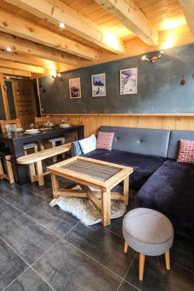 Residence Campanules - Ski Aux Pieds, Appartement Pour 6 Personnes Tout En Bois Au Coeur Des Menuires Mae-9071