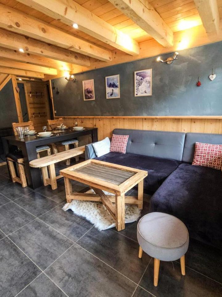 Apartment (Bedroom#1: 1 double bed, Bedroom#2: 1 bunk bed) – Residence Campanules - Ski Aux Pieds, Appartement Pour 6 Personnes Tout En Bois Au Coeur Des Menuires Mae-9071