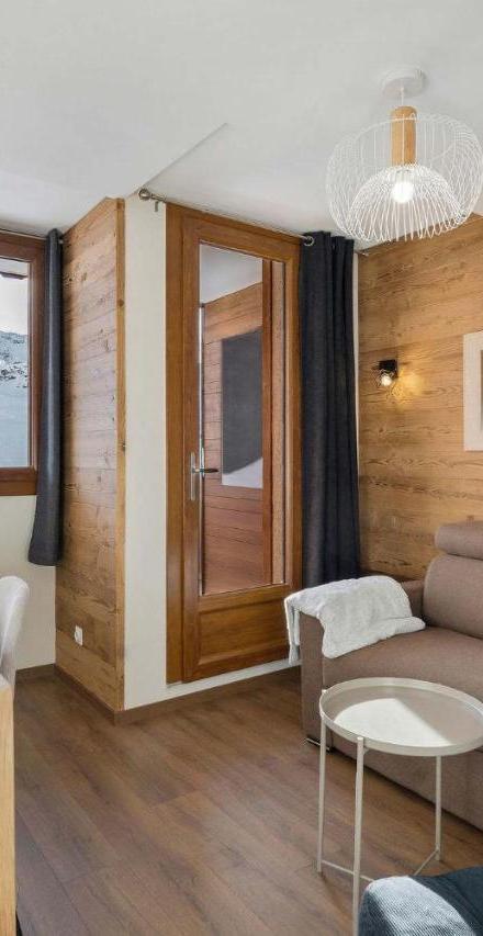 One-Bedroom Apartment (1 sofa bed, Bedroom#1: 1 double bed and 1 bunk bed) - Free WiFi – Ski In-Out, Heart of Val Thorens Spacious Flat , Wifi A9 - Residence Le Joker