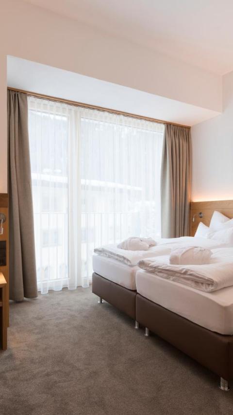 Anthony's Peaks & Pillows – St. Anton