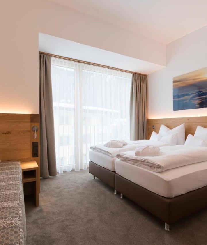 Two-Bedroom Apartment - Free WiFi – Anthony's Peaks & Pillows