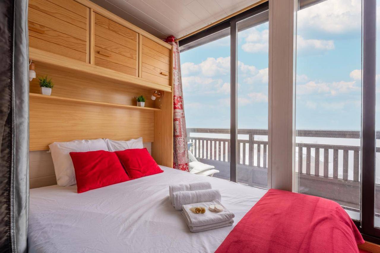 Balcony Ski-In Ski-Out with View Apartments in Centre of Val Thorens, Val Thorens