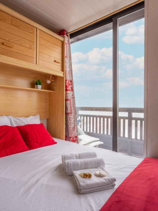 Balcony Ski-In Ski-Out with View Apartments in Centre of Val Thorens
