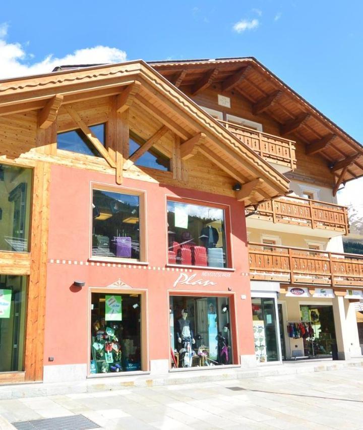 Luxury Triple Room (Bedroom#1: 1 single bed and 1 large bed or 3 single beds) - Free WiFi – Hotel Garni Al Plan