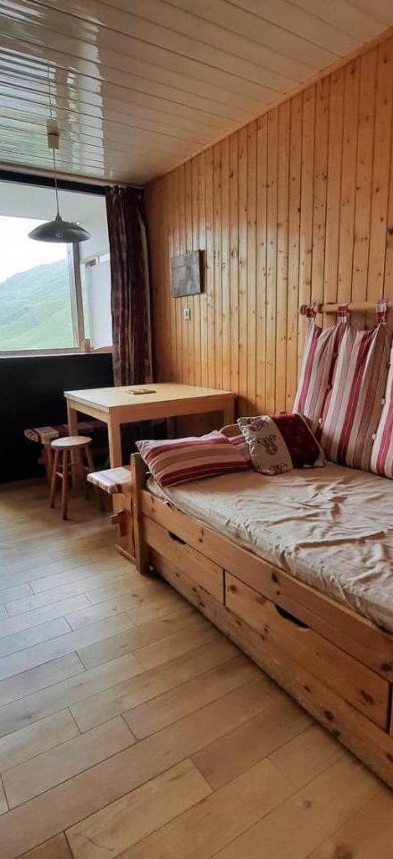 Studio (Bedroom#1: 1 single bed and 1 double bed) – Studio Economique 2 Pers Avec Balcon Sud, Les Menuires - Fr-1-452-269