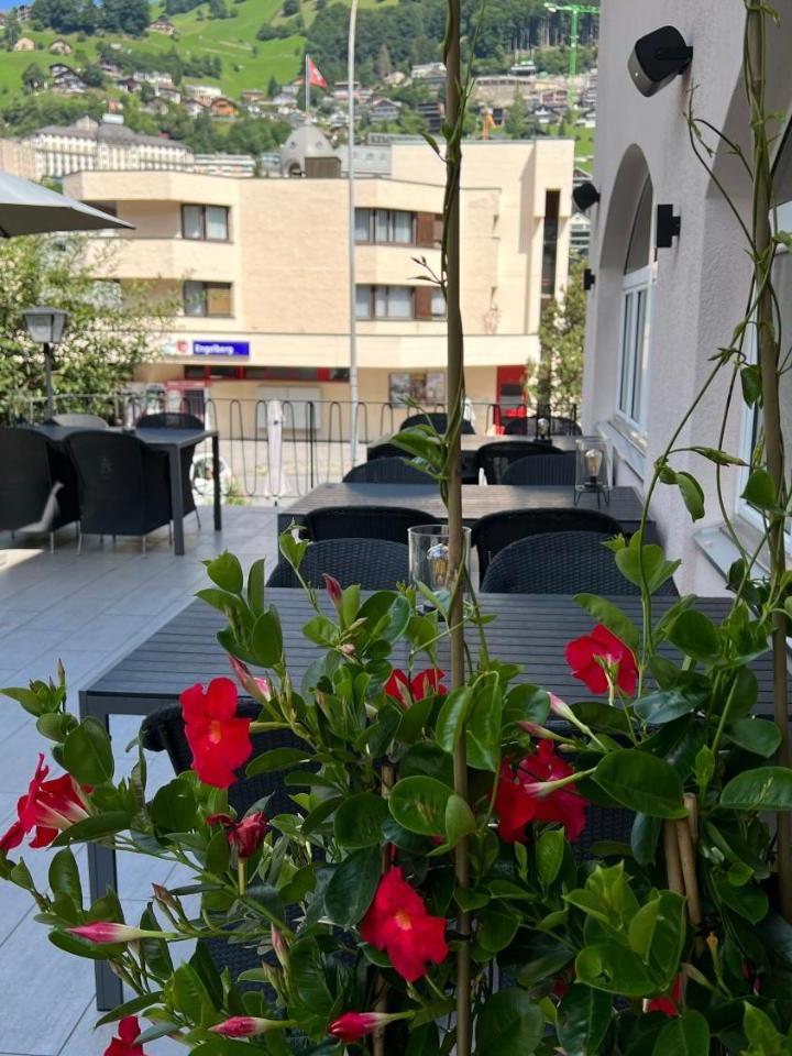 Triple Room with Bathroom (1 single bed and 1 double bed) - Free WiFi – Grand Your Home with Common Kitchens with Self Check-In