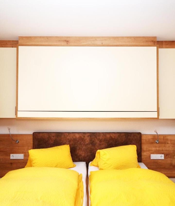 Family Room (1 bunk bed and 1 large bed) - Free WiFi – Ferienhof Wolflbauer