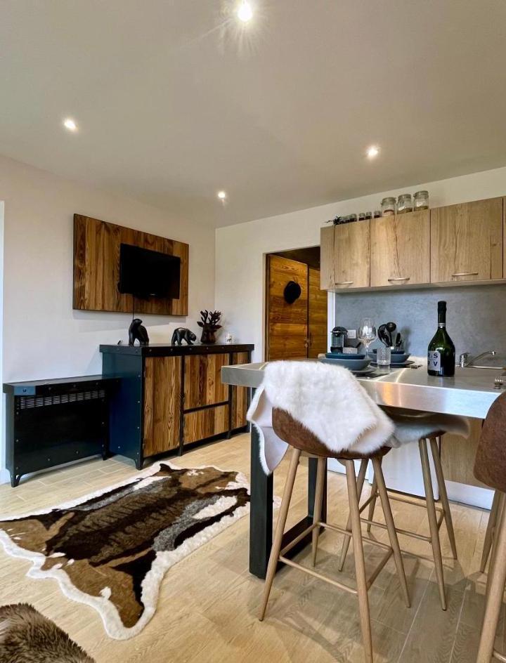 Two-Bedroom Apartment with Terrace (2 bunk beds) - Free WiFi – Homency - Chalet Isba