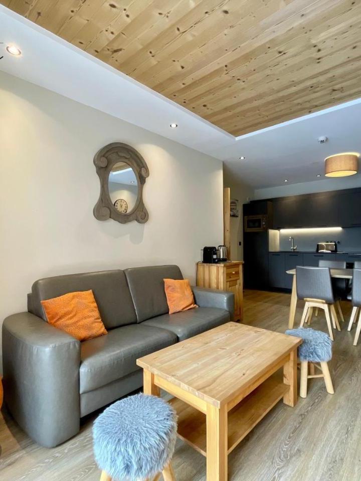 Deluxe Apartment (1 large bed) - Free WiFi – Homency - Residence Daria-I-Nor 202