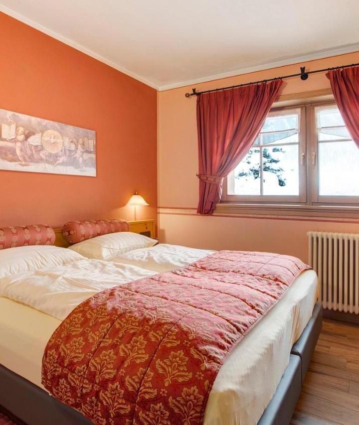 Two-Bedroom Deluxe Apartment with Garden View (1 large bed) - Free WiFi – Alba Villa Nordica