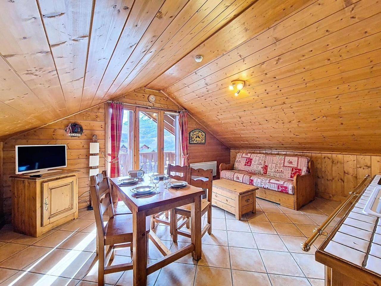 Residence Hameau Des Airelles - Appartement Mansarde. Proche Des Pistes. Balcon. Piscine Mae-2583, Les Menuires