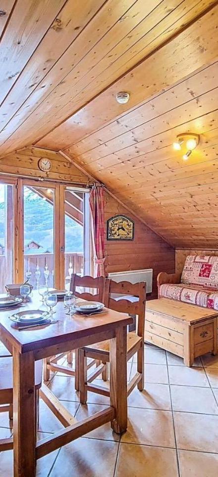 Apartment – Residence Hameau Des Airelles - Appartement Mansarde. Proche Des Pistes. Balcon. Piscine Mae-2583