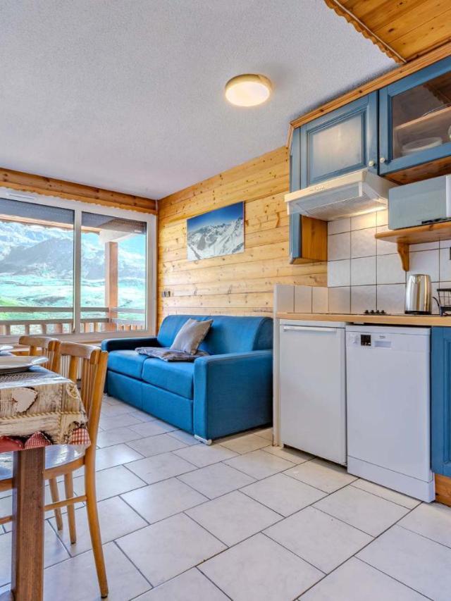 Slope Side Studio with Mountain Views