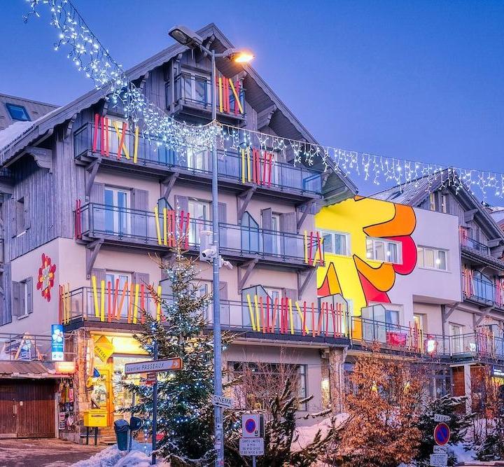 Club Quadruple Room (1 Double Bed and 1 Twin Bunk Bed or 1 Double Bed and 1 Double Sofa Bed) – Hotel Popalp