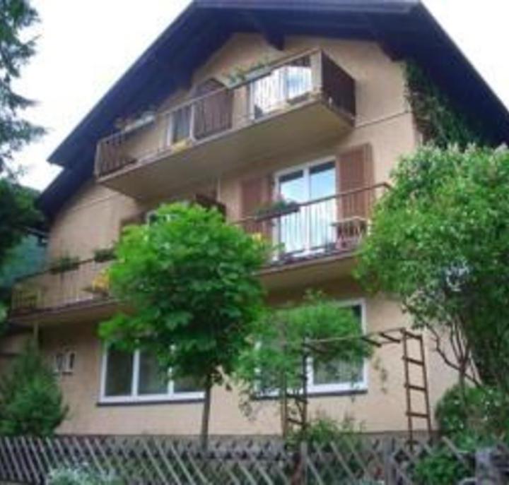 Triple Room with Balcony (2 single beds and 1 extra-large double bed) - Free WiFi – Pension Charlotte