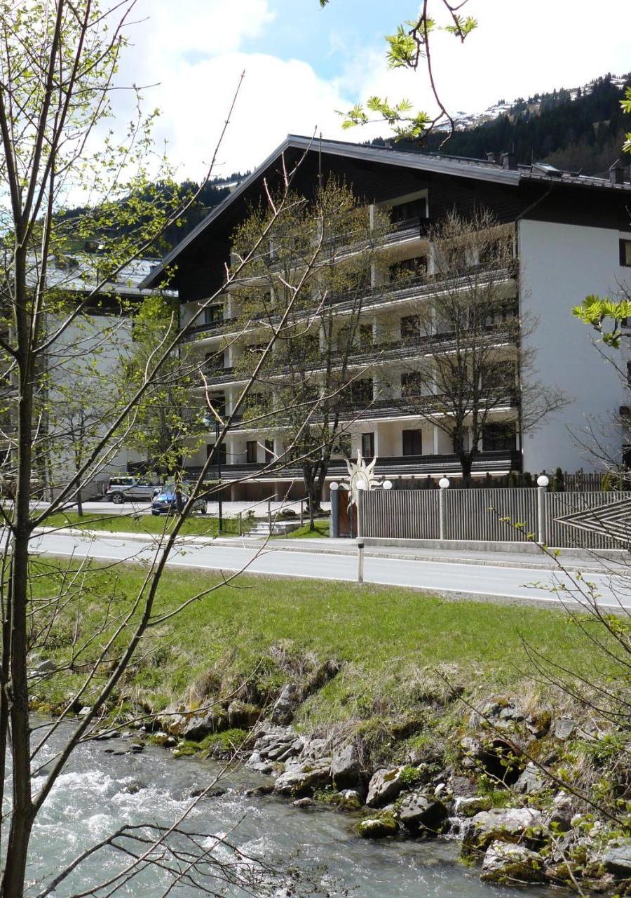Alpenappartements Domicil by Hermann Weiss