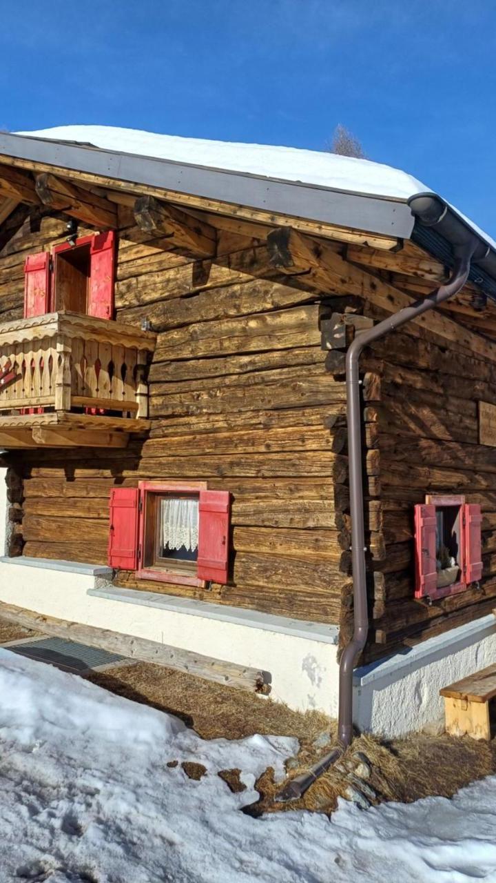 Two-Bedroom Chalet - Split Level (, Bedroom#1: 1 large bed, Bedroom#2: 1 large bed) - Free WiFi – Chalet Renzo Livigno Il Lusso Del Silenzio