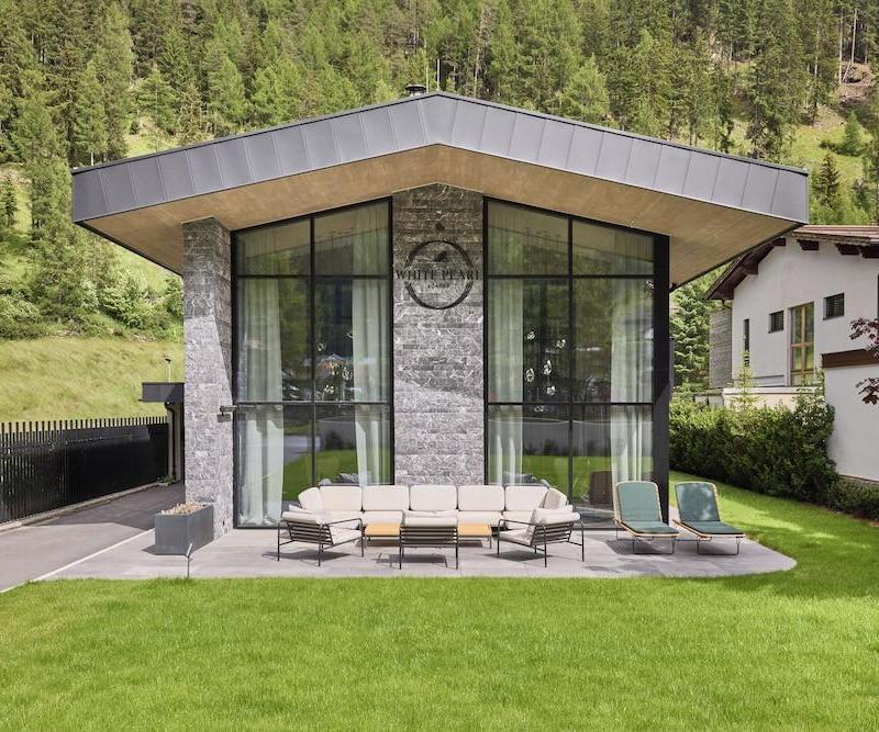 Chalet White Pearl by Myalps