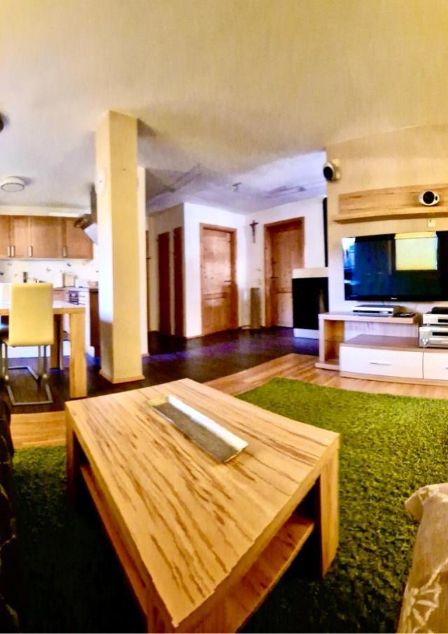 Saal Life Apartment