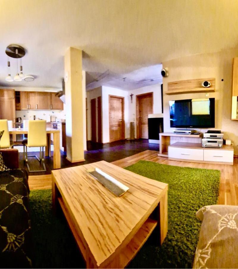 Saal Life Apartment